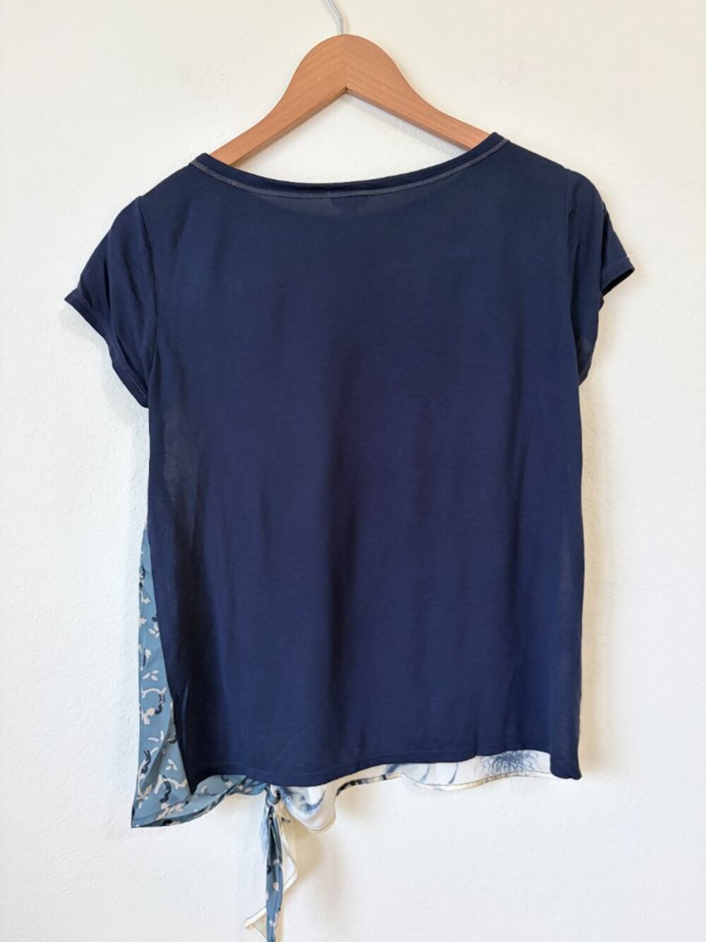 TINY Top Womens Small Navy Blue Abstract Floral Patchwork Side Tie Blouse S - Picture 6 of 7